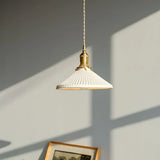 Suspension en céramique plissée Hecate | Design scandinave moderne
