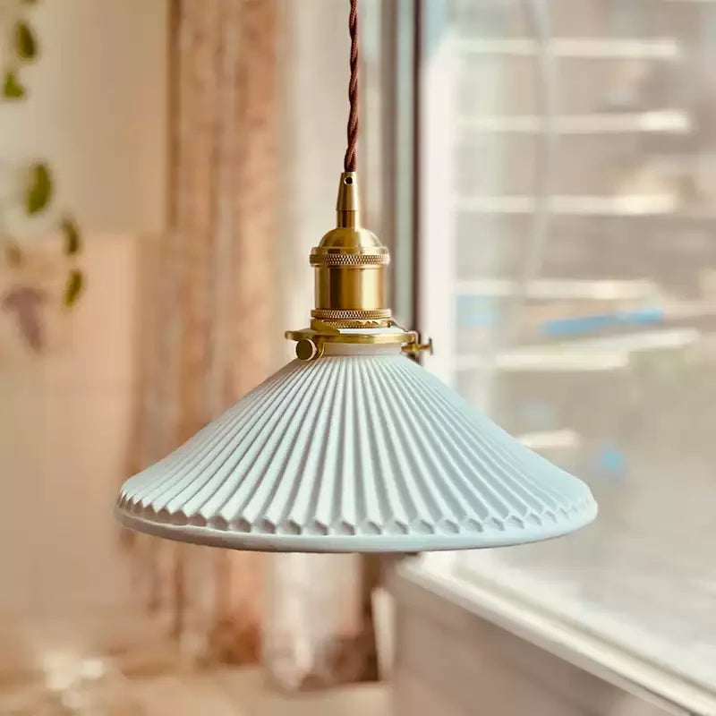 Suspension en céramique plissée Hecate | Design scandinave moderne