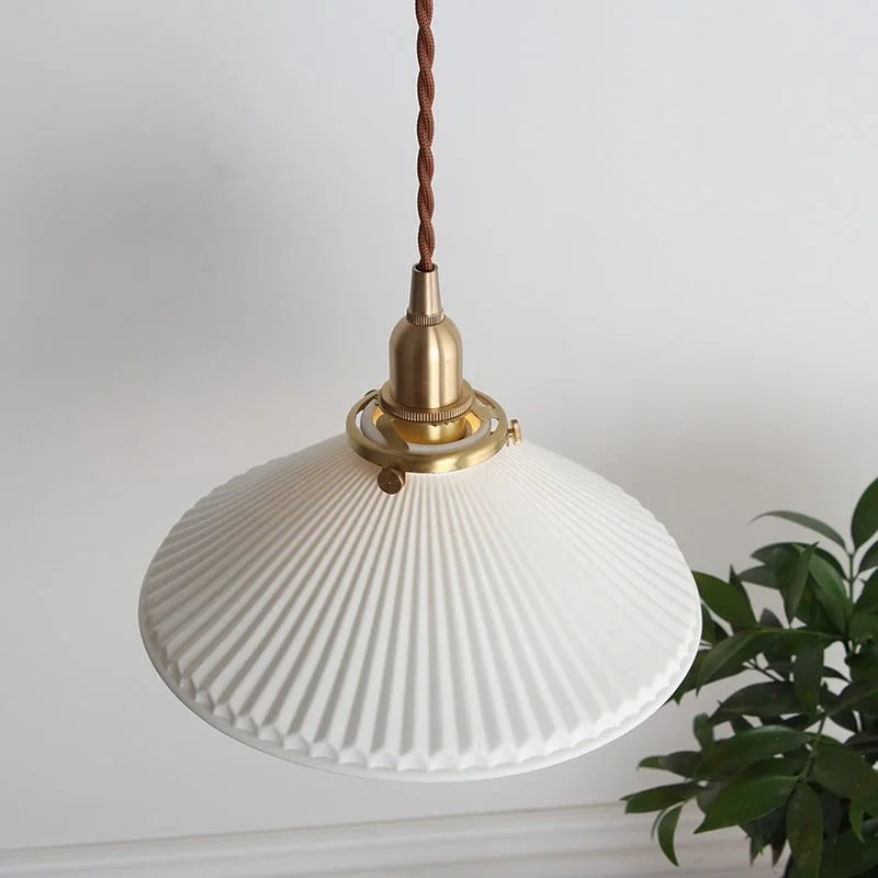 Suspension en céramique plissée Hecate | Design scandinave moderne