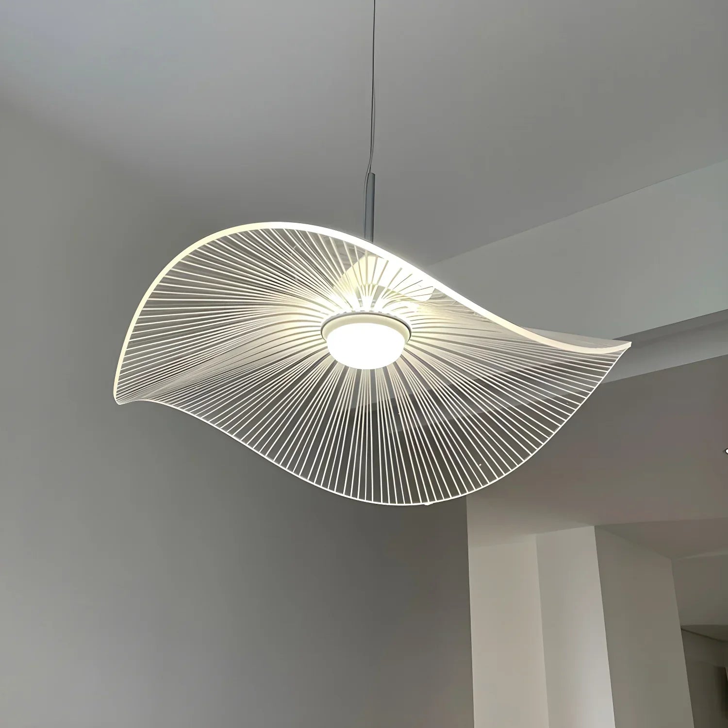 Suspension LED Anwen Nordic Lotus Leaf - Lustre moderne en acrylique