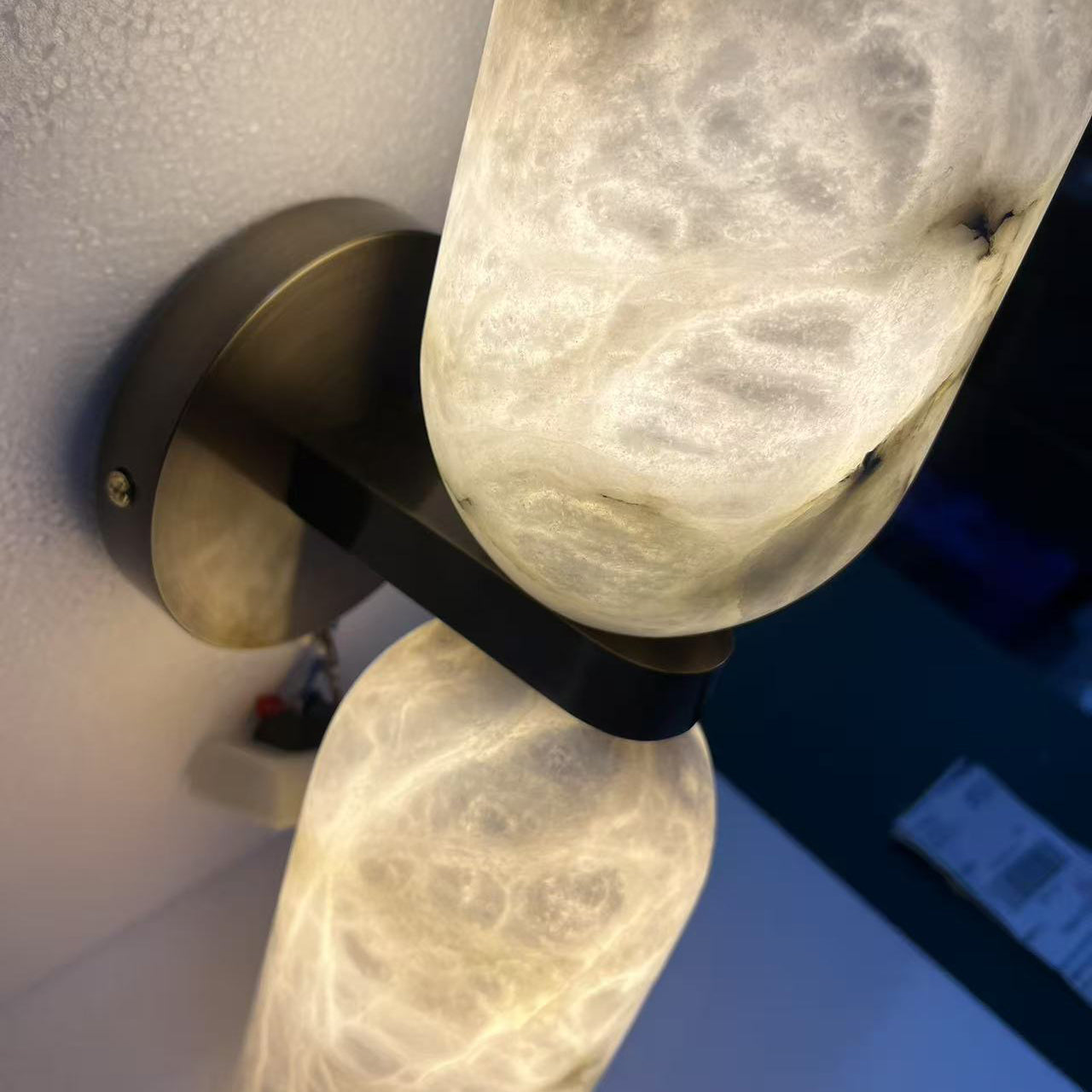 tandem-wall-lamp