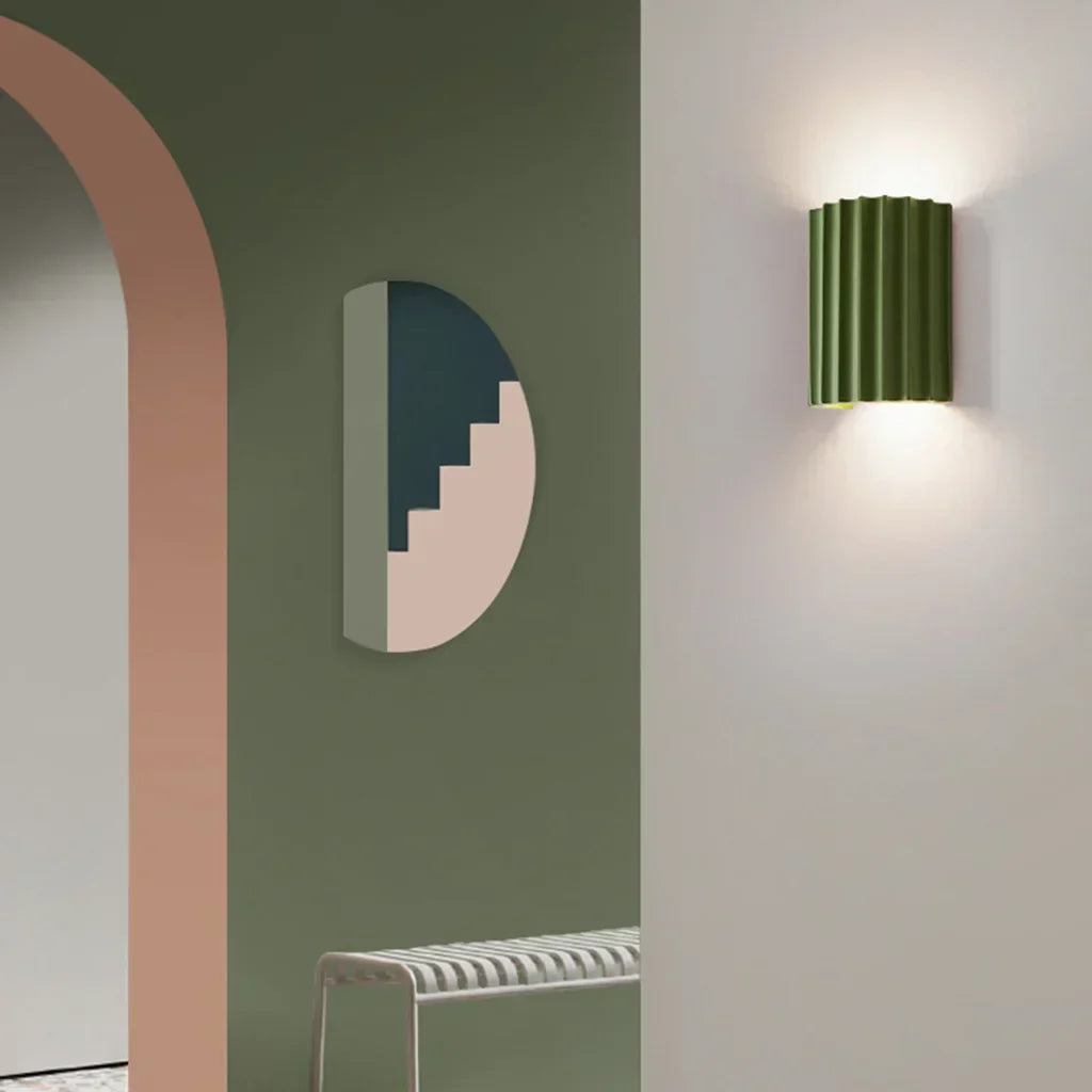 Applique murale côtelée en résine Rhea - Lampe murale intérieure moderne et minimaliste