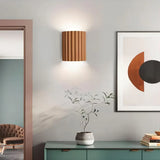 Applique murale côtelée en résine Rhea - Lampe murale intérieure moderne et minimaliste